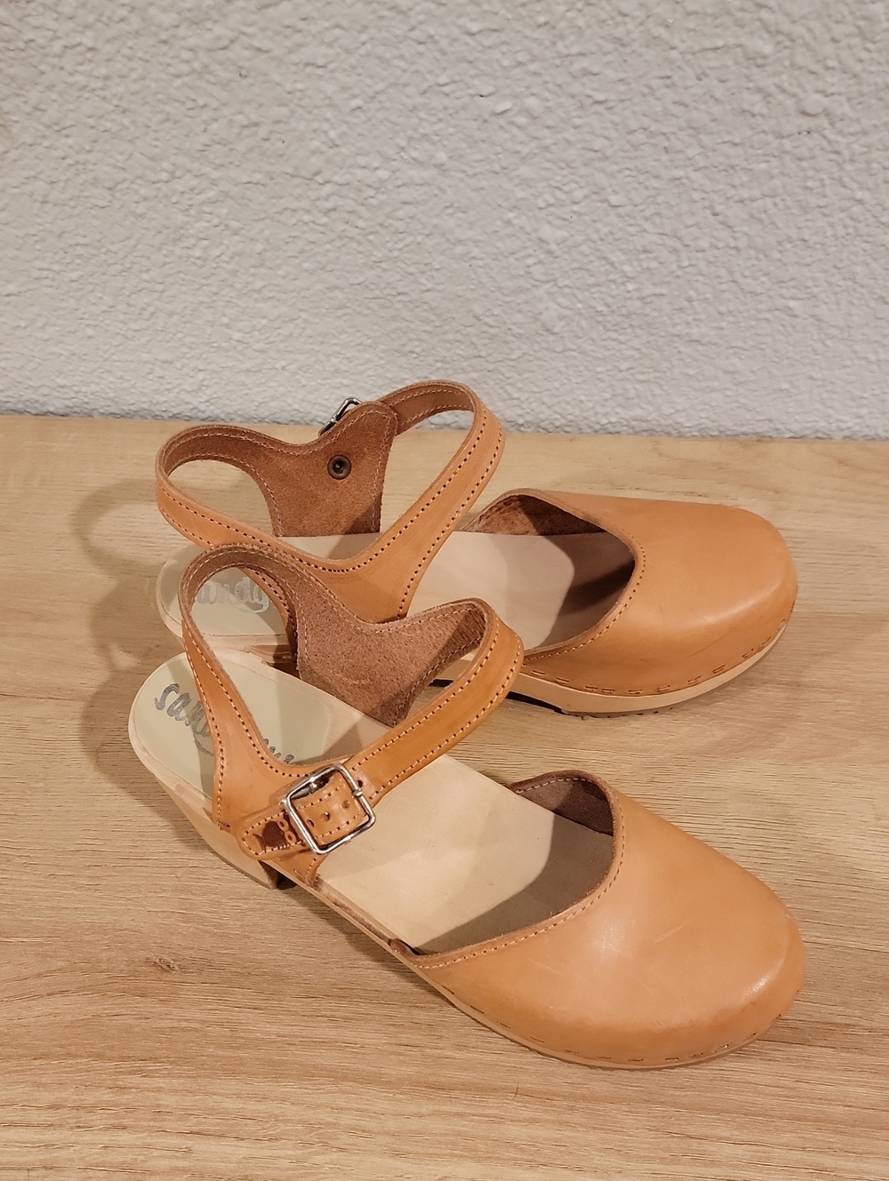 Sandgrens Swedish Handmade Nubuck Tan Clogs